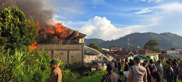 Kebakaran di Kemili, 8 Damkar Dikerahkan