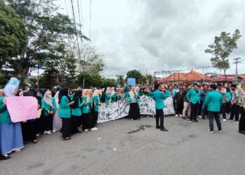 Berubah Haluan, Ratusan Mahasiswa Demo ke Polres Aceh Tengah