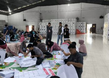 Bawaslu Aceh Tengah Awasi Proses Lipat Surat Suara