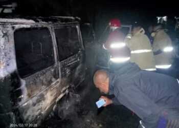 Mobil Kijang Terparkir di Garasi Terbakar di Kala Lengkio