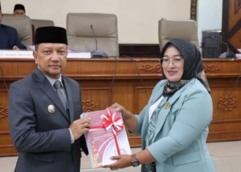 Pj Bupati Sampaikan LKPJ Tahun 2023 di DPRK Aceh Tengah 