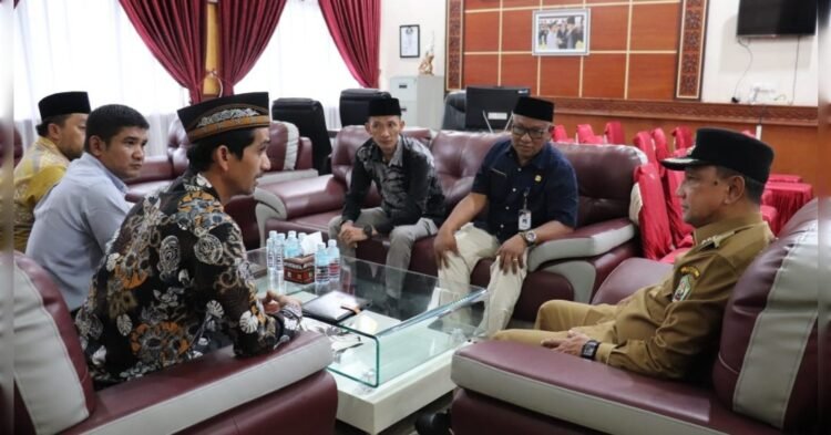 Komisioner KIP Silaturahmi dengan Pj Bupati Aceh Tengah, Bahas Pilkada Serentak 