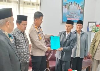MPU Serahkan Tausiyah Tentang Pelaksanaan PON Ke-XXI ke Kapolres Aceh Tengah