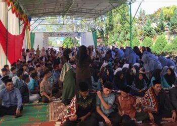254 Siswa Baru SMAN 8 Takengon Diserahkan Secara Adat