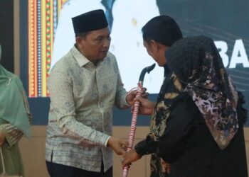 Momen Lepas Sambut Alhudri, “Berijin Serinen Ku Atas Dedikasi Membangun Gayo Lues”