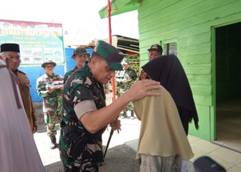 Tangis Bahagia Kumalasari Saat Menerima Rumah Layak Huni dari Pangdam IM