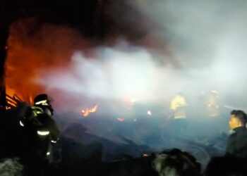 Kebakaran Hanguskan Rumah Warga di Kelupak Mata, 4 Sepeda Motor Ludes