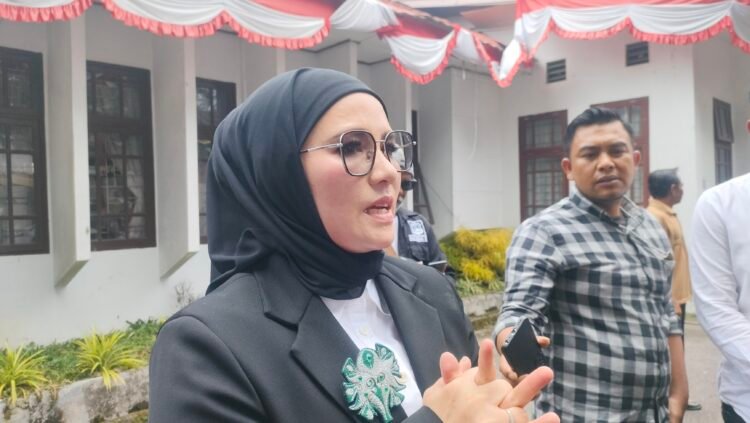 Fitriana Mugie Sesalkan Pers Tak Diijinkan Masuk ke Lokasi Pelantikan DPRK