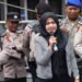 Temui Massa, Agustina Harap Polemik PDAM dan BPRS Segera Tuntas 