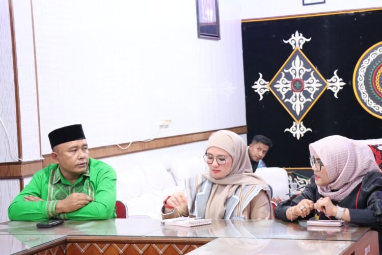 Agustina Desak Tunggakan Gaji Petugas Kebersihan Segera Dilunasi