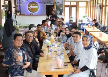 Ngopi Bareng dengan Wartawan, Fitriana Mugie Ajak Wartawan Sinergi Bangun Daerah