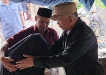Pj Bupati Salurkan Bantuan untuk Korban Kebakaran di Weh Nongkal 
