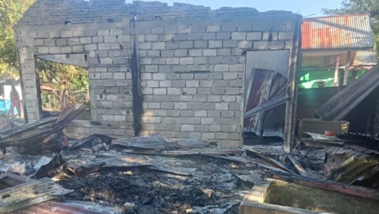 Diduga Akibat Korsleting Listrik, Satu Unit Rumah di Bergang Hangus Terbakar