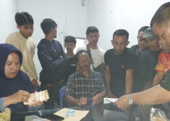 Hadiah Pacuan Kuda Tradisional PON XXI Cair, Pemilik Kuda Sumringah 