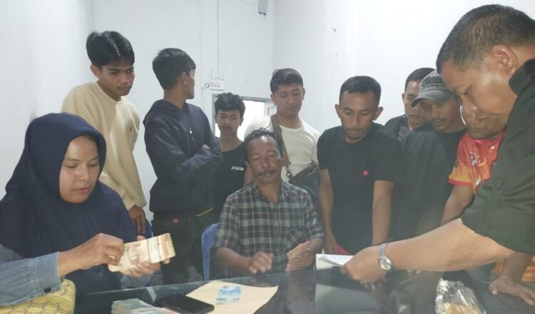 Hadiah Pacuan Kuda Tradisional PON XXI Cair, Pemilik Kuda Sumringah 