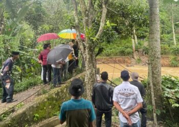 HAMAS Tinjau Jembatan Putus di Jerata, Janjikan Perbaikan Program Prioritas Jika Terpilih