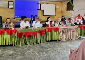 Fitriana Mugie Fasilitator Sekolah Lansia