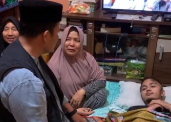 HAMAS Serahkan Bantuan Matras dan Walker untuk Badilah Rifal