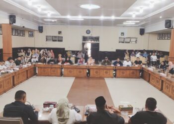 Jika Belum Dibayar, Nasabah Bank BPRS Gayo Ancam Tak Pulang Dari Gedung DPRK