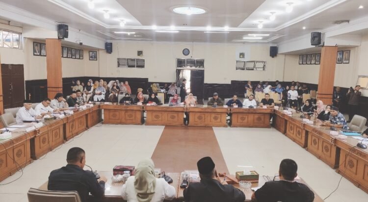 Jika Belum Dibayar, Nasabah Bank BPRS Gayo Ancam Tak Pulang Dari Gedung DPRK