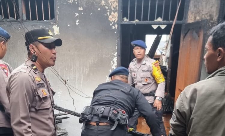 Diduga Akibat Korsleting Listrik, Dua Unit Rumah di Bener Meriah Hangus Terbakar 