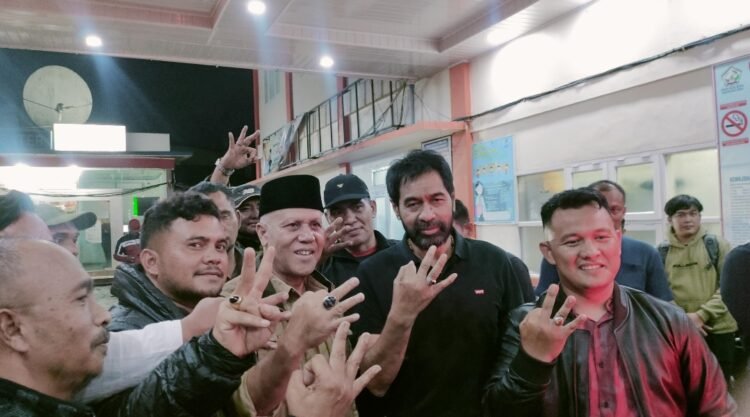 Mualem Ajak Warga Aceh Tengah Pilih Shabela-Eka: “Biar Satu Paket”