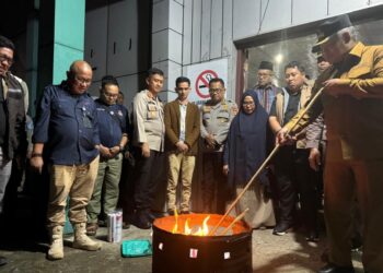 KIP Aceh Tengah Bakar 173 Surat Suara Rusak 