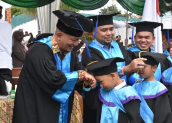 Wisuda Ribuan Santri, PJ Sekda Aceh Tengah: Pendidikan Agama Kunci Masa Depan Bangsa
