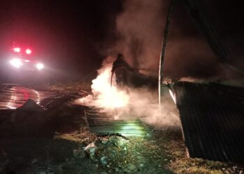 Ditinggal Pemilik, Satu Unit Rumah di Lelumu Hangus Terbakar 