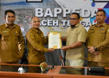 Subhandhy Tunjuk Mustafa Kamal Plt Kepala Bappeda Aceh Tengah