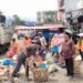 Tak Kenal Libur, Dedikasi Petugas Kebersihan Aceh Tengah Pasca Sholat Idul Fitri 