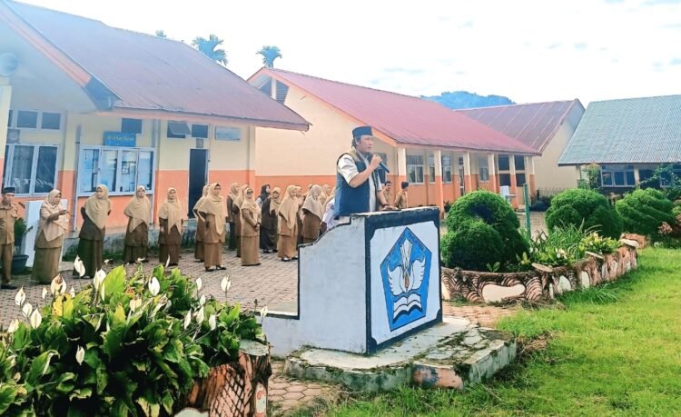 Fahrijal Kasir Ajak Pelajar SMA 3 Takengon Jadi Generasi Keren Tanpa Rokok dan Narkoba