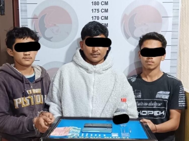 Polisi Ringkus Tiga Pemuda di Bener Meriah, Alat Bukti Sabu Disita.