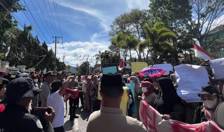 Nelayan Cangkul Padang Kepung DPRK Aceh Tengah