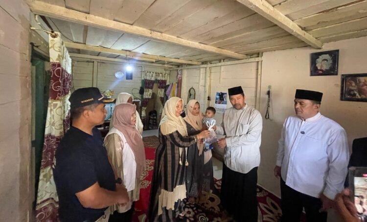 Secara Simbolis! Haili Yoga Salurkan Daging Kurban untuk Ibu Hamil dan Pencegahan Anak Stunting 