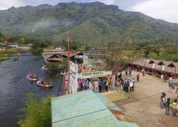 Aksi Bersih DAS Krueng Peusangan, Ratusan Relawan Turun Tangan