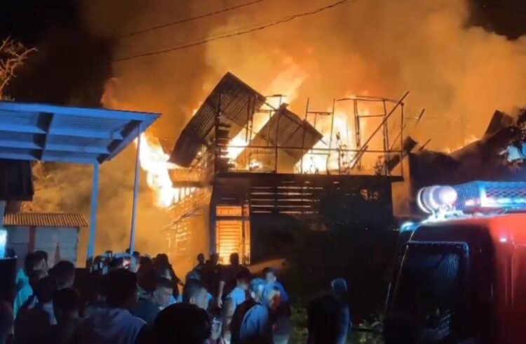 BREAKING NEWS: Api Berkobar di Timangan Gading