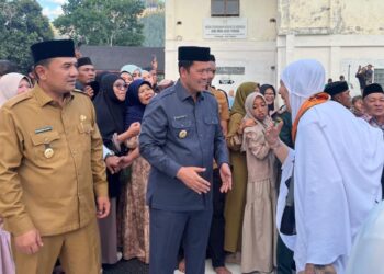 Tangis Bahagia! 163 Jamaah Haji Tiba di Aceh Tengah 