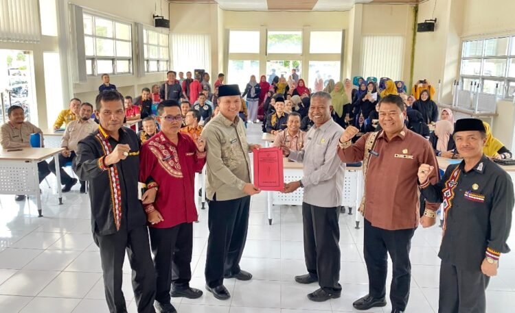 Tiga Hari Pasca Diserahkan SK Plt Kadisdikbud, Jabatan Kausarsyah Digantikan Jauhari