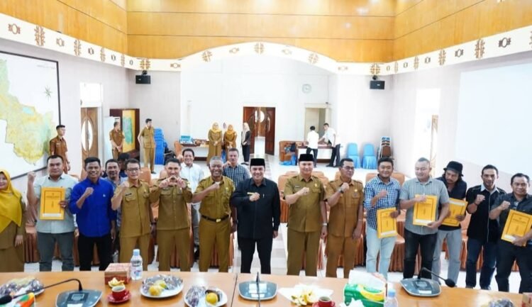 16 Paket DOKA Rp9,2 Miliar Teken Kontrak, Muchsin Hasan Ingatkan Rekanan Jangan Main-Main