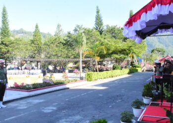 Wabup Muchsin Hasan Pimpin Upacara Penurunan Sang Saka Merah Putih