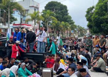 Massa Sindir Pin Emas 10 Gram untuk 30 Anggota DPRK Aceh Tengah, “Udah di Gadai ya Pak?”