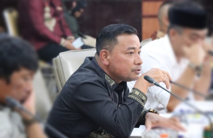 Syukri Sentil Soal Uang Ijazah dan Wisuda: “Pengawas Sekolah Kalau Tak Mampu, Libas Saja!”
