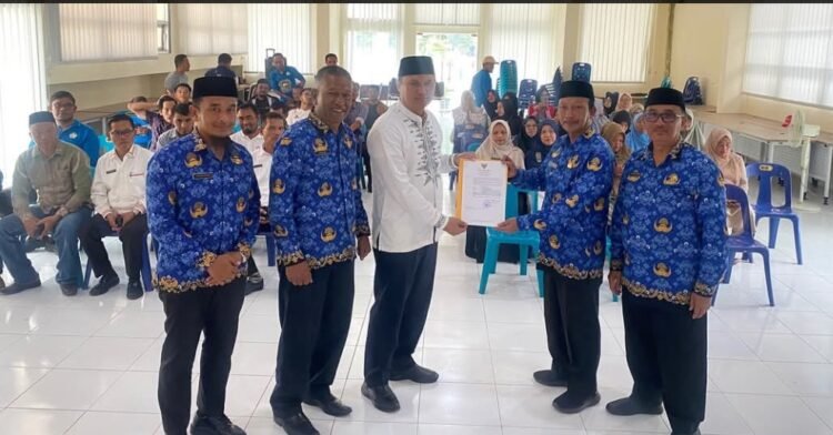 Lagi! Plt Kadisdikbud Aceh Tengah Resmi Berganti, Kini Dijabat Latif Rusdi