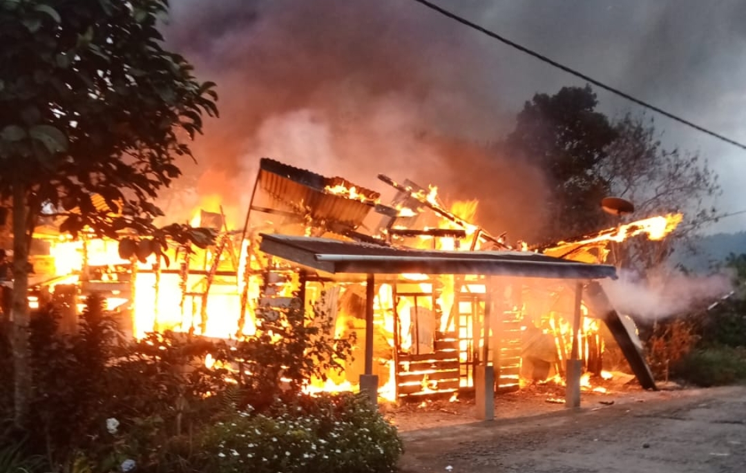 Rumah Warga di Wih Nongkal Ludes Terbakar, Pemilik Sedang Dirawat di RSUD Datu Beru