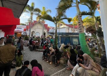 Ribuan Warga Aceh Tengah Serbu Kantor Bupati Demi Sinyal Internet!