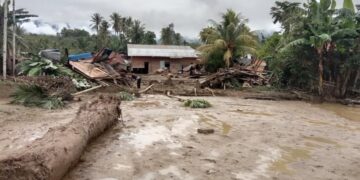 Tangis Nakes di Linge, Bantuan Tak Kunjung Datang, Lansia, Ibu Hamil dan Anak-Anak Mulai Lemah