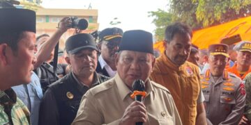 Presiden Prabowo Temui Pengungsi di Aceh Tengah; “Saudara Tidak Sendiri”