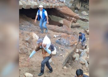 Warga Menembus Jalur Maut Demi Beras, Erol Dorong Pemkab dan Bulog Jual Beras SPHP