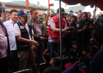 Ketua PMI Pusat Jusuf Kalla Tinjau Pengungsi Banjir Bandang di Bener Meriah